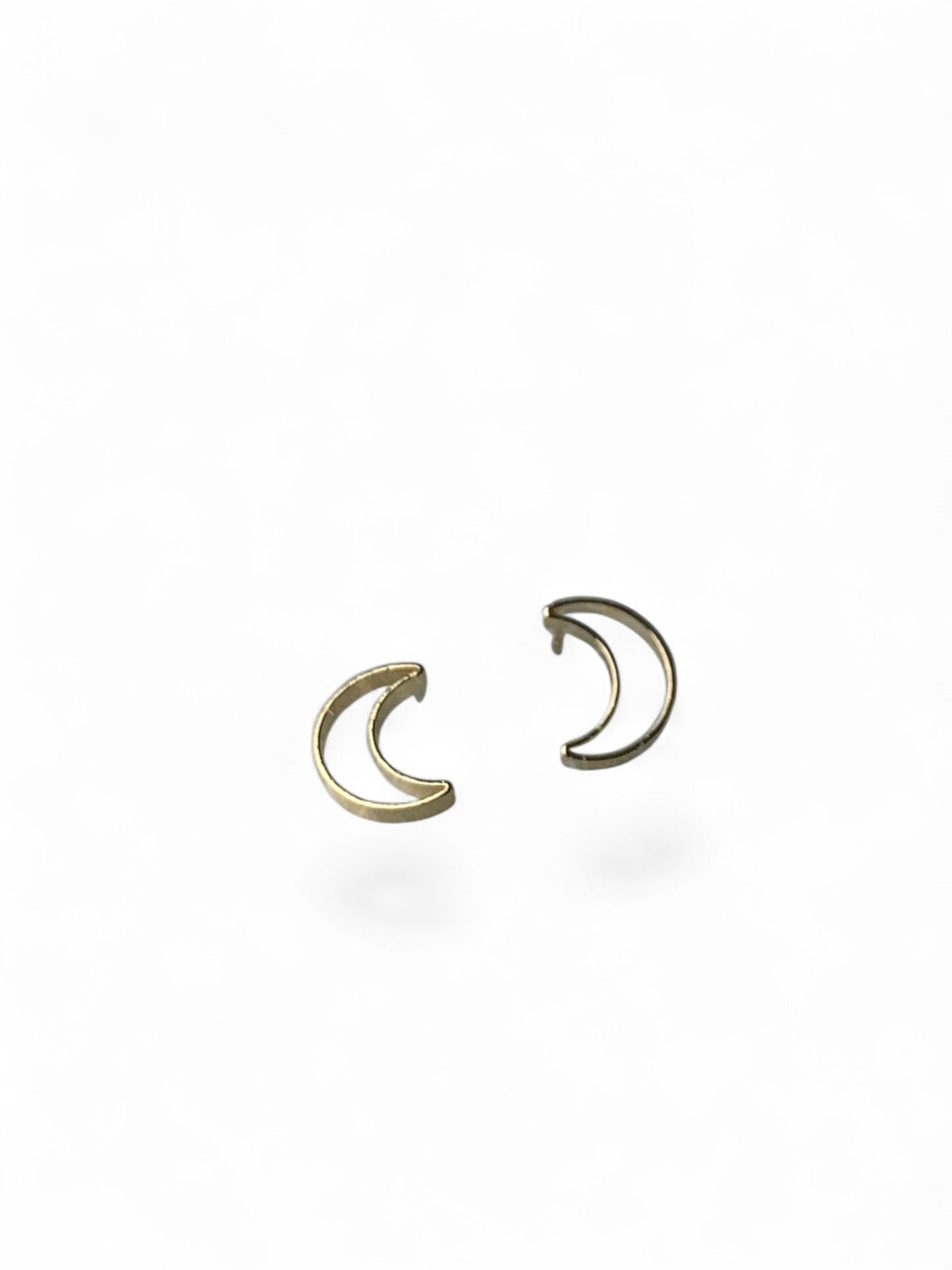 Moon Crescent Stud