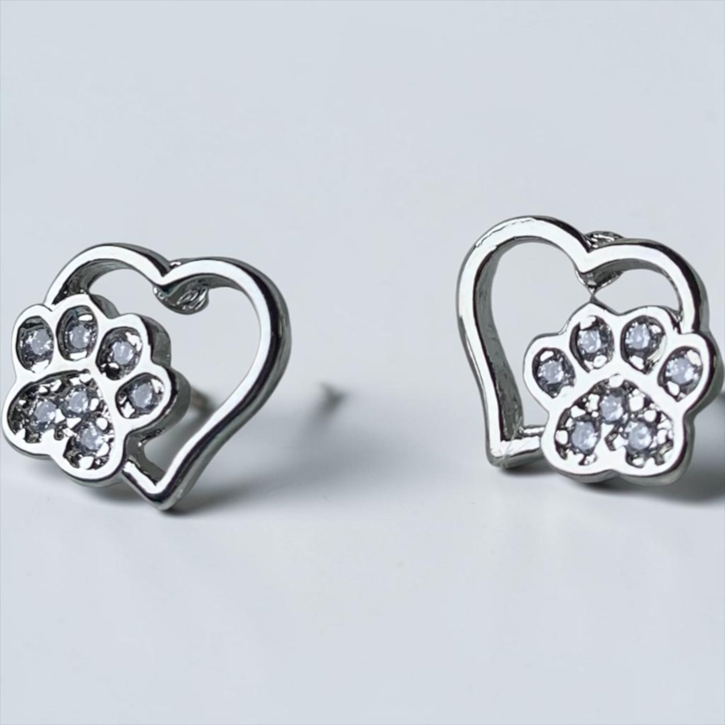 Paw Love Stud Rhodium