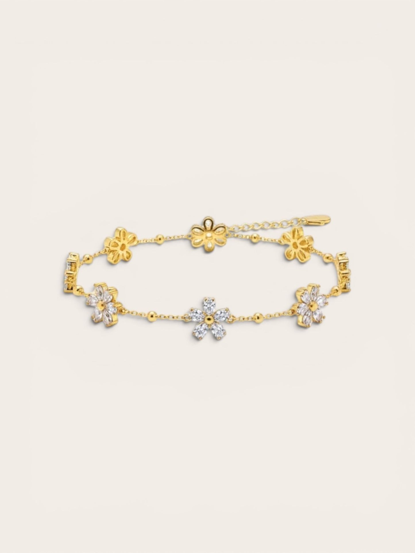 Fresh flowers bracelet