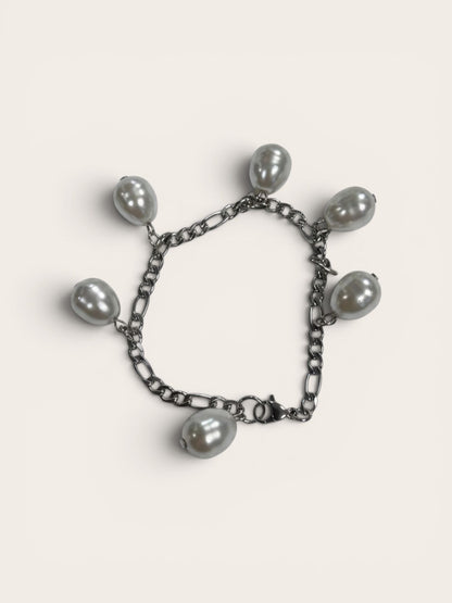 Silver pearl bracelet