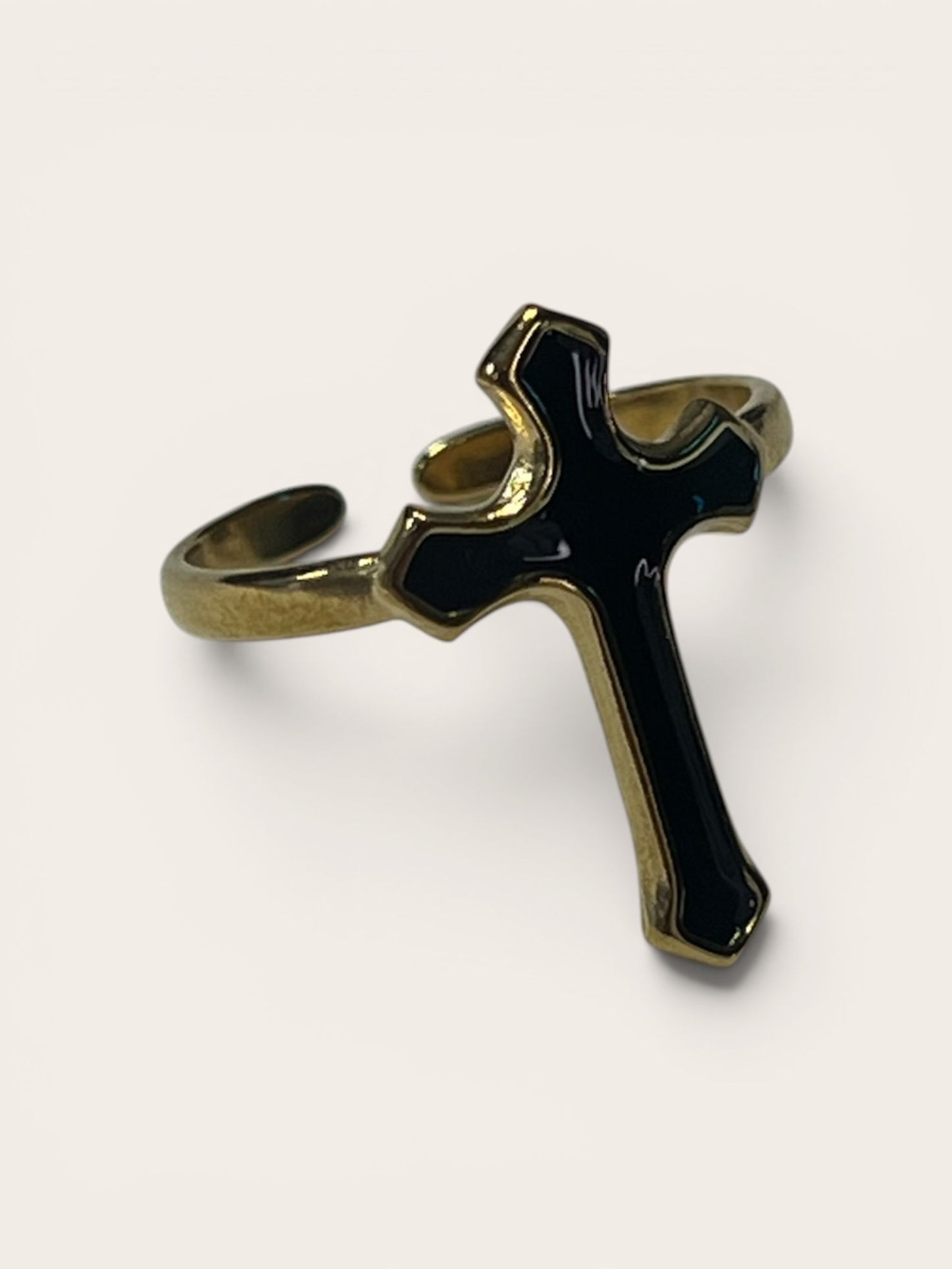 Cross Noir Ring