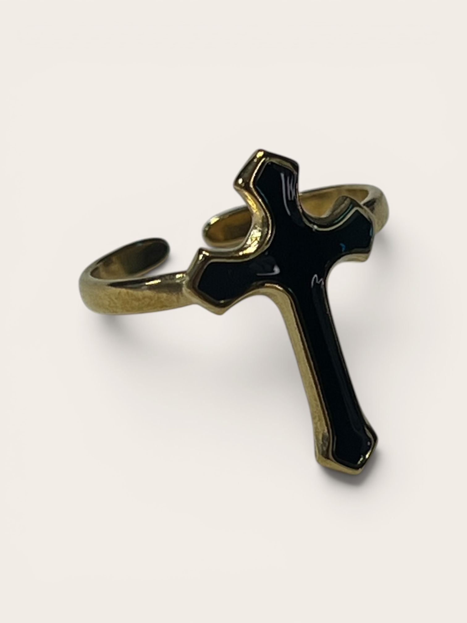 Cross Noir Ring
